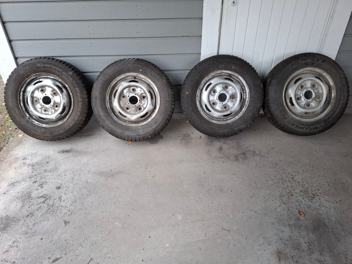 Ford transit kitkarenkaat peltivanteineen