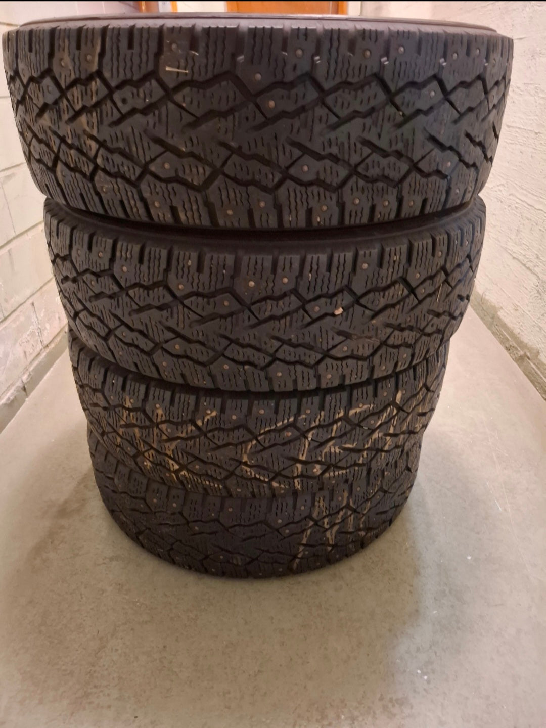 Nastarenkaat 195 70 r15 C