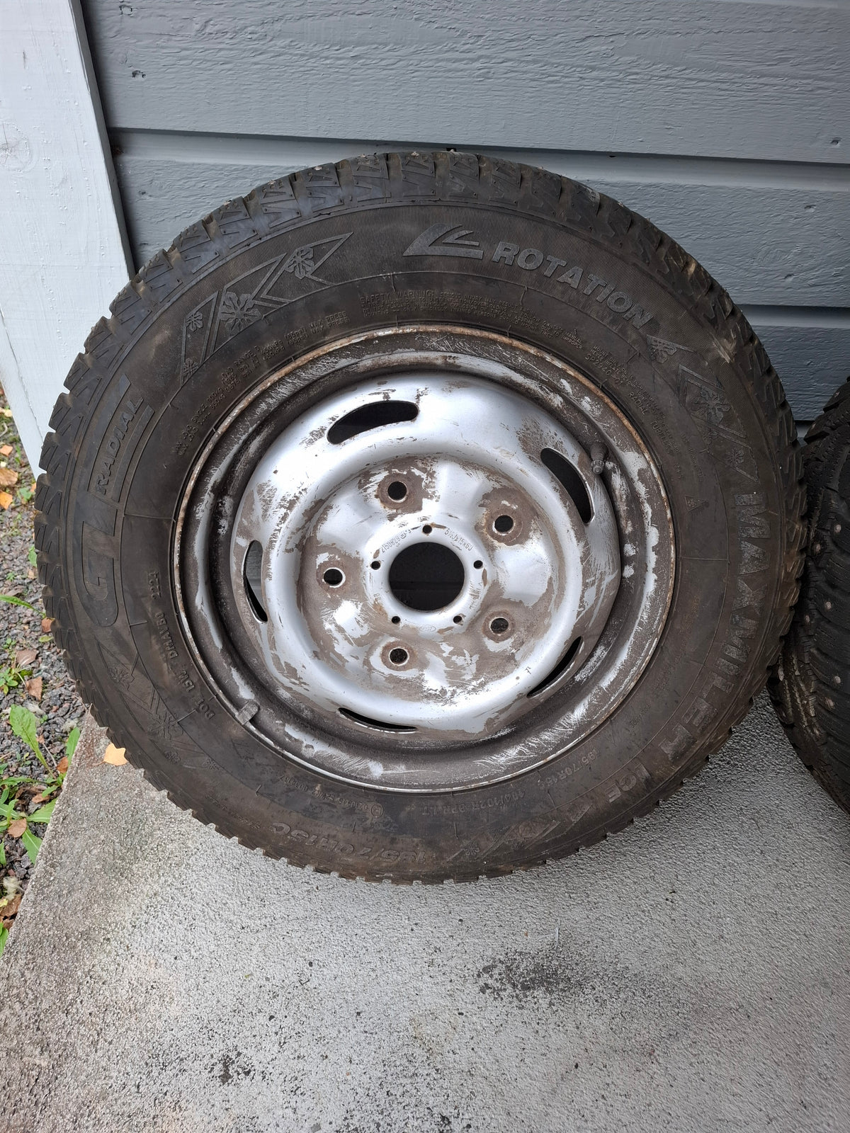 Ford transit kitkarenkaat peltivanteineen