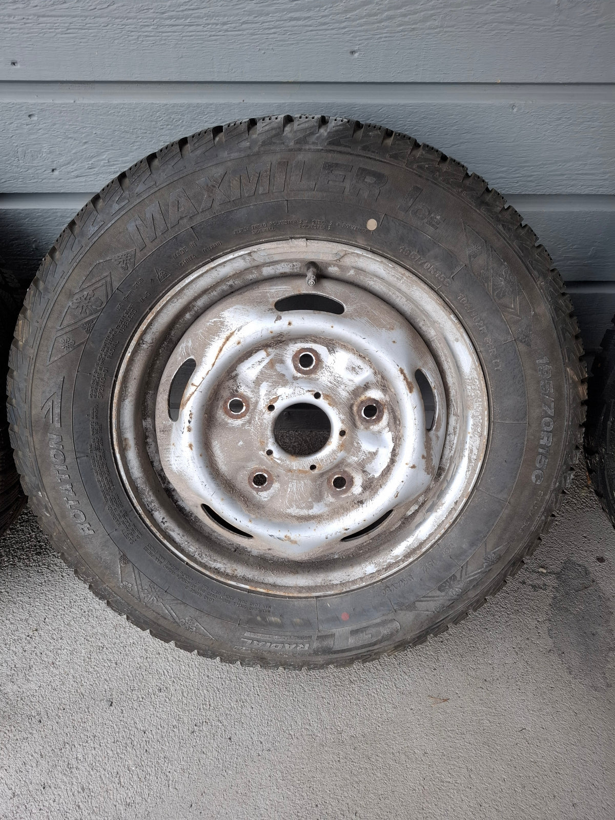 Ford transit kitkarenkaat peltivanteineen