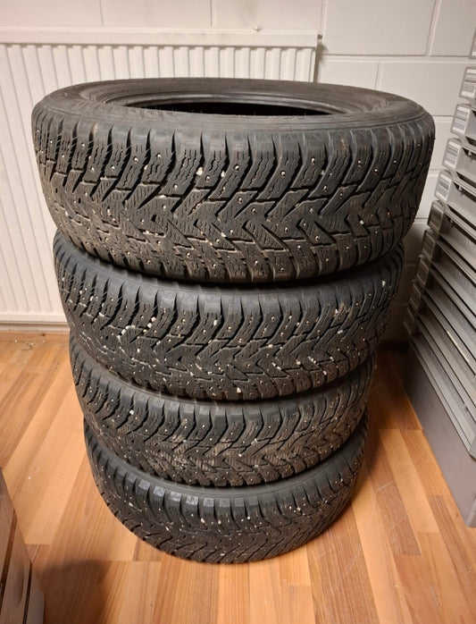 Nastarenkaat 225 65 r17