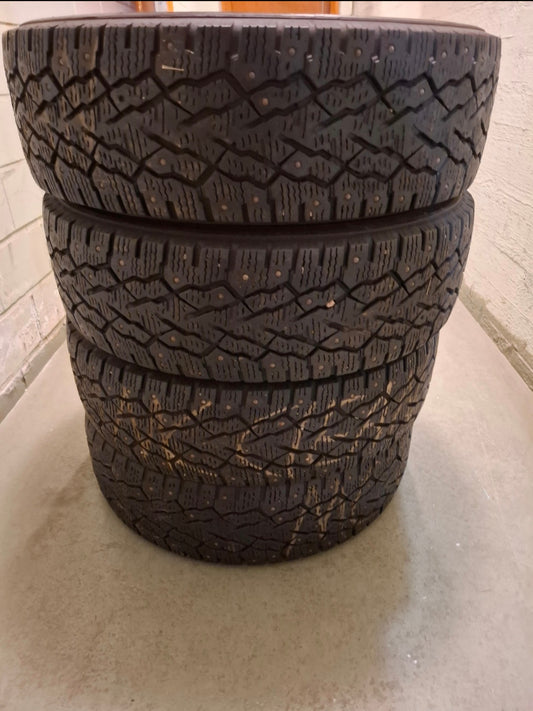 Nastarenkaat  195 70 r15 C