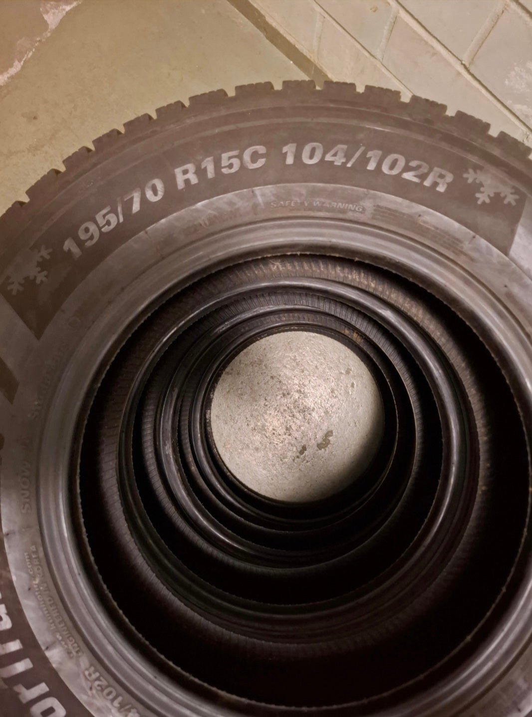 Nastarenkaat  195 70 r15 C